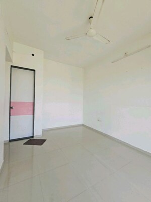 Room in 2 BHK Apartment at Thane West – for Sale