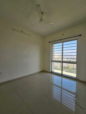 Room in 2 BHK Apartment at Thane West – for Sale