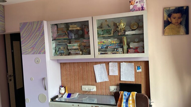 undefined, vrindavan-chs-kandivali-west 3.5 Bedroom 1000 Sq.Ft. Apartment In Kandivali West Mumbai 10444840