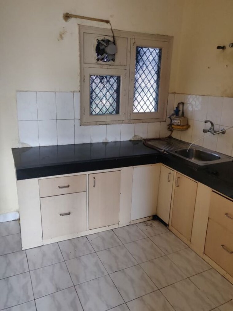 Kitchen, madhur-jivan-apartment 3 Bedroom 1700 Sq.Ft. Apartment In Sector 56 Gurgaon 10444854