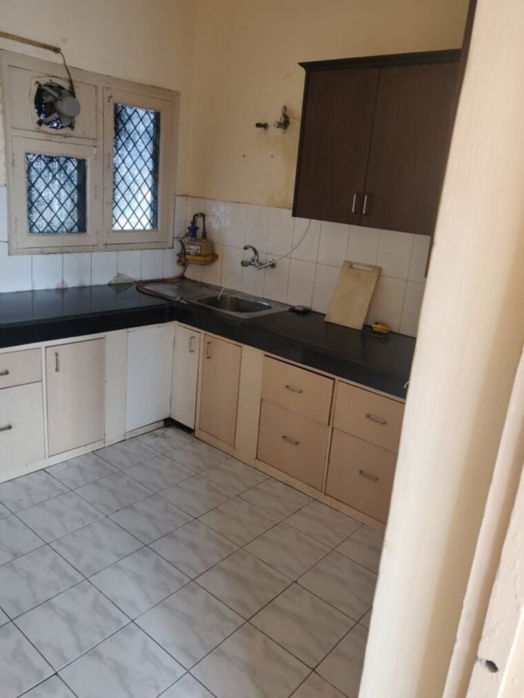 Kitchen, madhur-jivan-apartment 3 Bedroom 1700 Sq.Ft. Apartment In Sector 56 Gurgaon 10444854