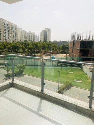Swimming Pool in 3 BHK Apartment at M3M Merlin, Sector 67 – for Rent