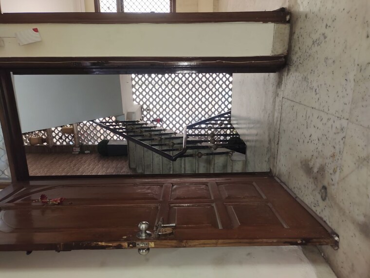 undefined, east of kailash 2 Bedroom 1350 Sq.Ft. Builder Floor In East Of Kailash Delhi 10444906