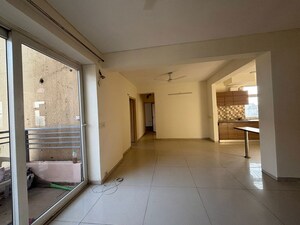 Room in 4 BHK Apartment at Tulip Violet, Sector 69 – for Rent