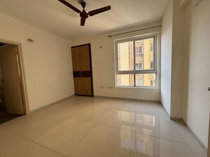 Room in 4 BHK Apartment at Tulip Violet, Sector 69 – for Rent