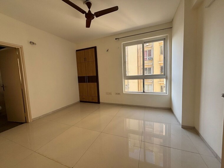 Room, tulip-violet 4 Bedroom 2010 Sq.Ft. Apartment In Sector 69 Gurgaon 10444907