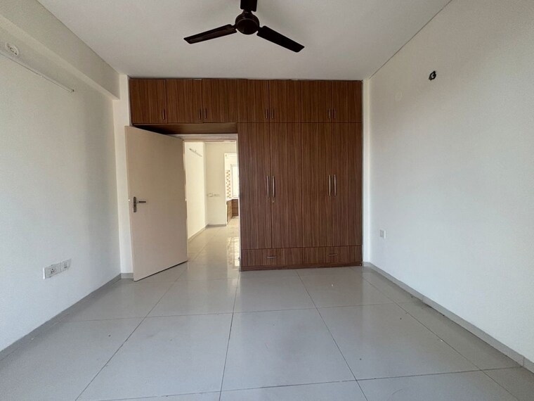 Room, tulip-violet 4 Bedroom 2010 Sq.Ft. Apartment In Sector 69 Gurgaon 10444907
