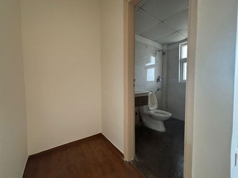 Room, tulip-violet 4 Bedroom 2010 Sq.Ft. Apartment In Sector 69 Gurgaon 10444907