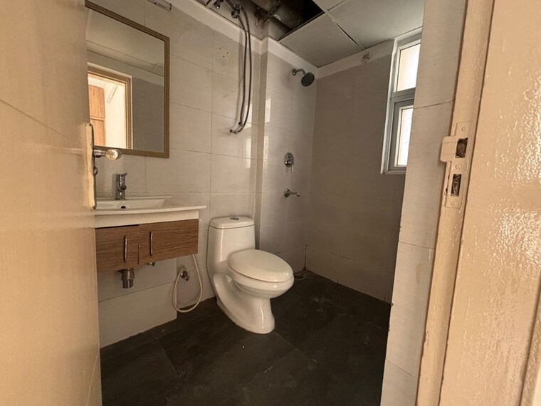 Bathroom, tulip-violet 4 Bedroom 2010 Sq.Ft. Apartment In Sector 69 Gurgaon 10444907