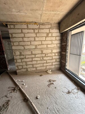Balcony in 1 BHK Apartment at Yusuf Manzil, Agripada – for Sale
