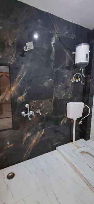 Team Area in 2 BHK Independent House at Gomti Nagar – for Rent