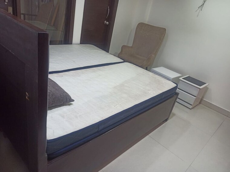 Bedroom, gautam nagar 3 Bedroom 150 Sq.Yd. Builder Floor In Gautam Nagar Delhi 10444475