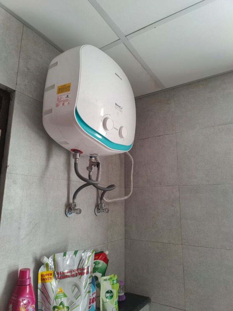 Bathroom, rof-aalayas-phase-2 3 Bedroom 800 Sq.Ft. Apartment In Sector 102 Gurgaon 10444991