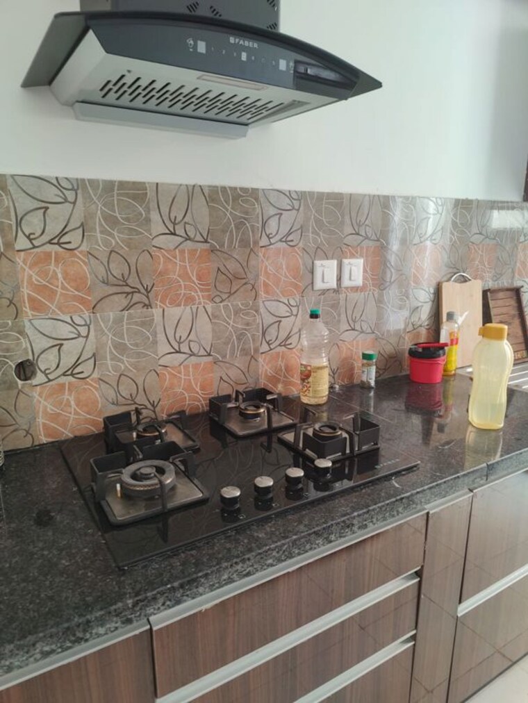 Kitchen, rof-aalayas-phase-2 3 Bedroom 800 Sq.Ft. Apartment In Sector 102 Gurgaon 10444991