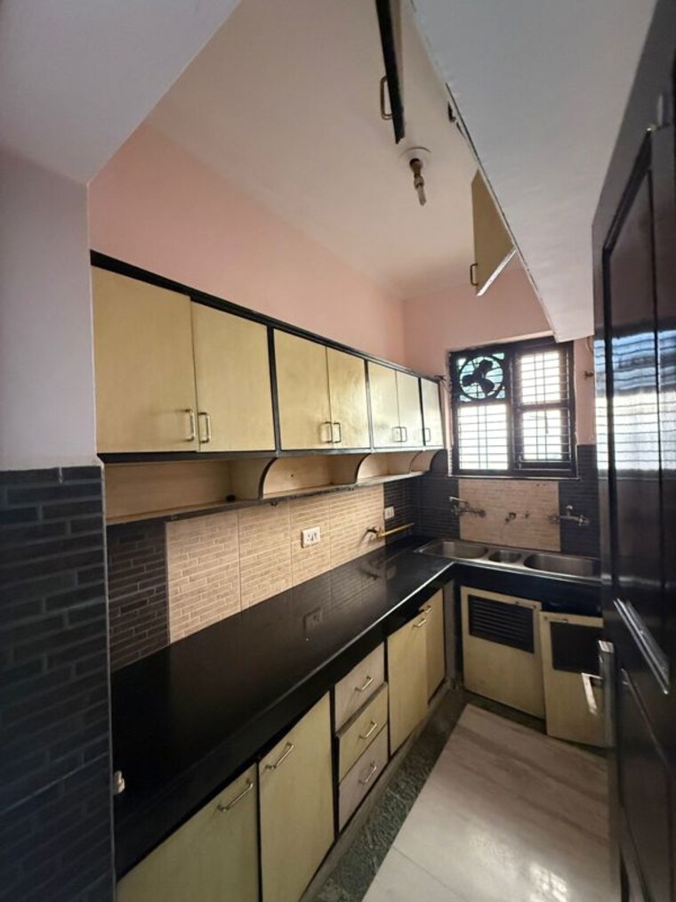 Kitchen, sector 23 2.5 Bedroom 1200 Sq.Ft. Villa In Sector 23 Gurgaon 10445011