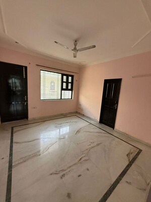 2.5 BHK Villa For Rent in Sector 23