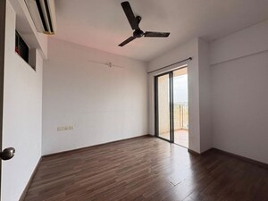 Room in 1 BHK Apartment at Lodha Regalia, Dombivli East – for Rent