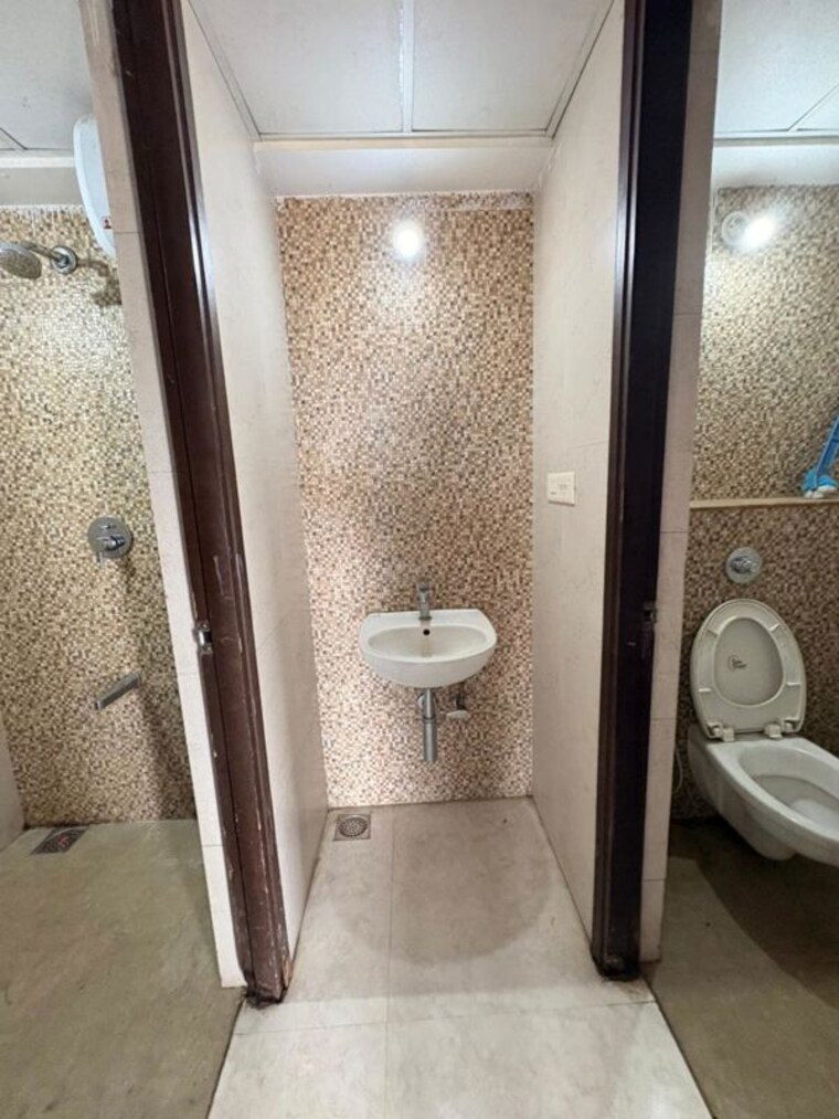 Washroom, lodha-regalia 1 Bedroom 504 Sq.Ft. Apartment In Dombivli East Thane 10445048
