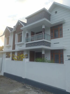 4 BHK Independent House For Sale in Chalakudy