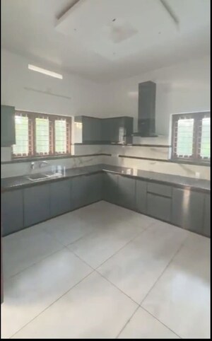Kitchen in 4 BHK Independent House at Chalakudy – for Sale
