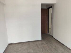 Room in 2 BHK Apartment at The Baya Central, Lower Parel – for Rent