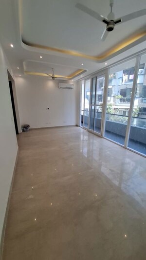 Room in 6+ BHK Independent House at Hauz Khas – for Rent