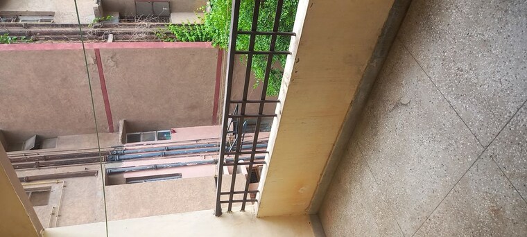Balcony, ip extension 2 Bedroom 900 Sq.Ft. Apartment In Ip Extension Delhi 10445096