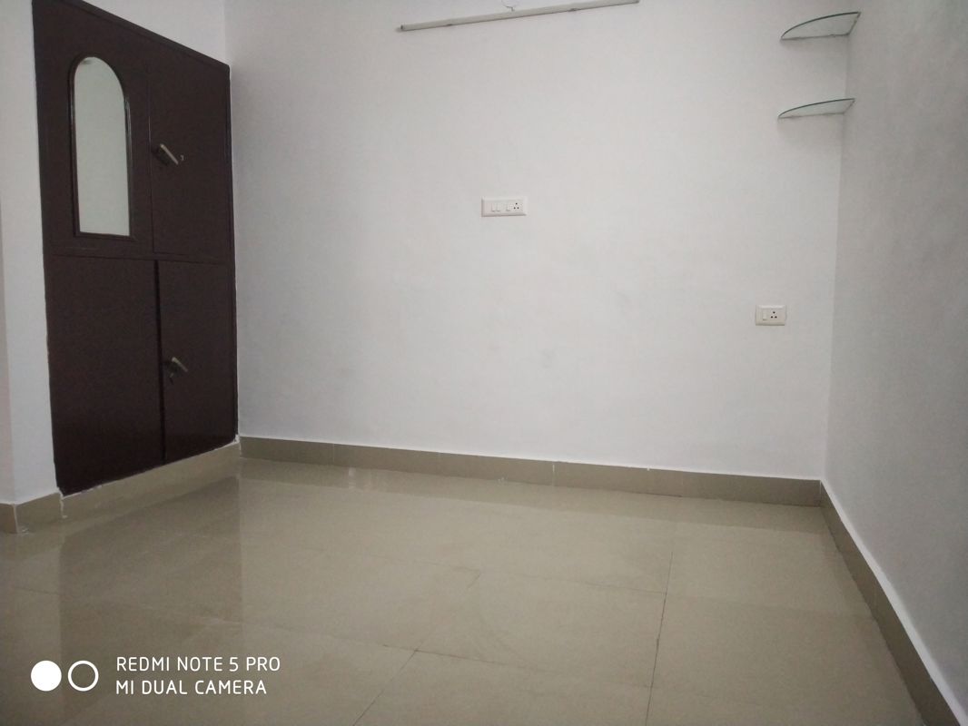 3.5 BHK + Study Room 1350 Sq.Ft. Builder Floor in S S Southend