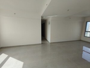 Room in 4 BHK Apartment at Piramal  Vaikunth Cluster 4, Balkum Pada – for Rent
