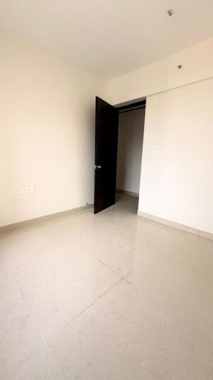 Room in 3 BHK Apartment at Hubtown Rising City, Ghatkopar East – for Rent