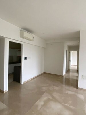 Room in 3.5 BHK Apartment at Godrej The Trees, Vikhroli East – for Rent