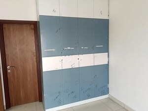 Furnished Amenities in 2 BHK Apartment at High Grounds – for Rent