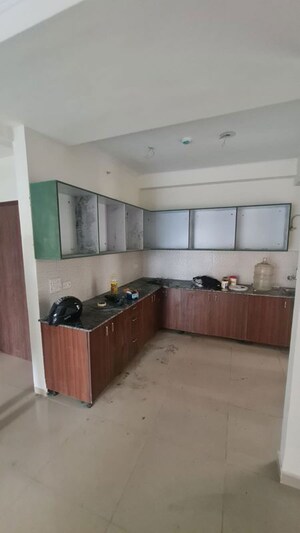 Kitchen in 4 BHK Apartment at Amrapali Ivory Heights, Amrapali Dream Valley – for Rent