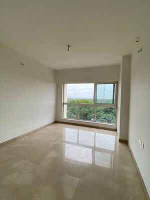 Room in 3.5 BHK Apartment at Godrej The Trees, Vikhroli East – for Rent