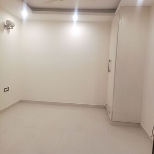 Room in 3 BHK Apartment at Emaar Emerald Floors Premier, Sector 65 – for Rent