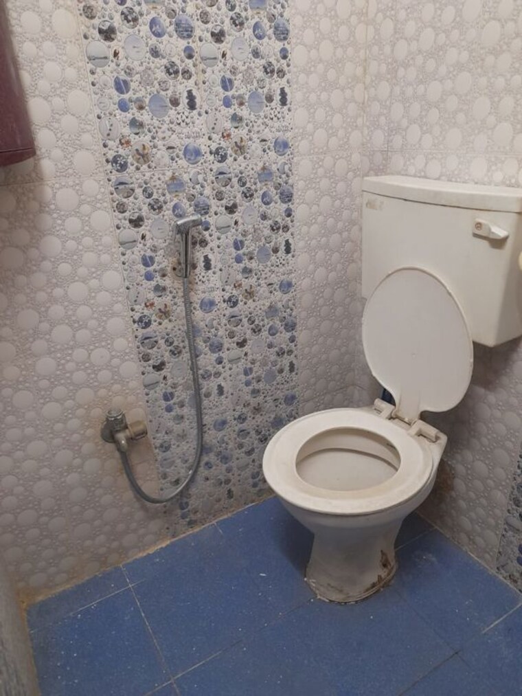 Bathroom, raunak-unnathi-woods 1 Bedroom 300 Sq.Ft. Apartment In Ghodbunder Road Thane 10445282