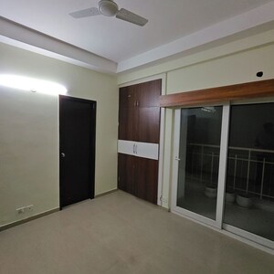 Room in 3.5 BHK Apartment at Gaur Sportswood, Sector 79 – for Rent