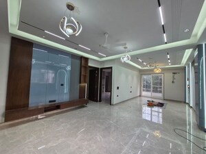 Room in 4 BHK Builder Floor at Sector 45 – for Sale