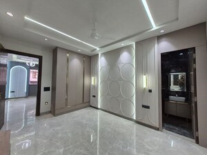 Building Lobby in 4 BHK Builder Floor at Sector 45 – for Sale