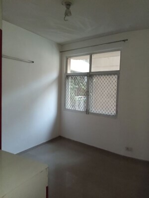 Room in 3 BHK Apartment at Mahagun My Woods, Sector 16c Greater Noida – for Rent