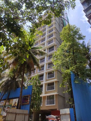 2 BHK Apartment For Rent in H Rishabraj Hava Mahal CHS, Malad East