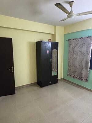 Room in 3 BHK Apartment at Loharuka Green Heights, Rajarhat New Town – for Rent