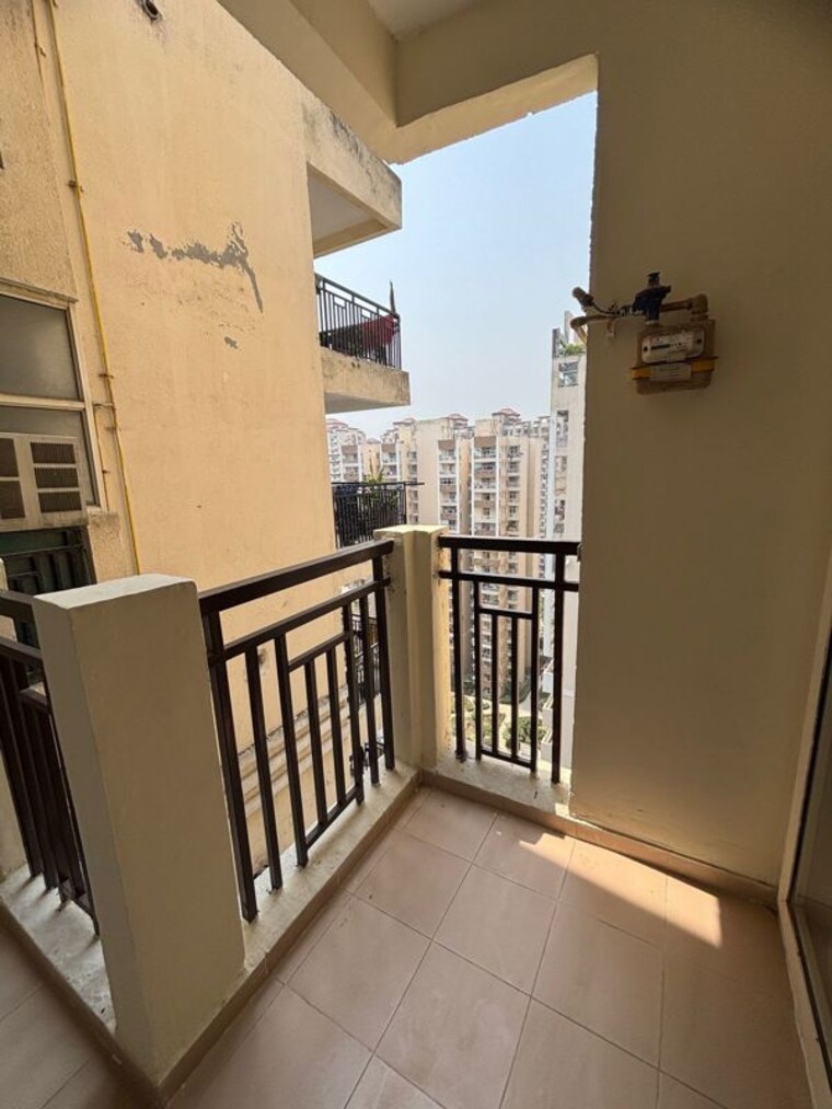 Balcony, galaxy-north-avenue 3 Bedroom 1500 Sq.Ft. Apartment In Gaur City 1 Greater Noida 10445310