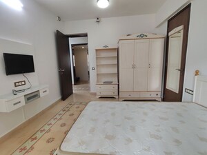 Room in 4 BHK Apartment at The Wadhwa The Address Vista, Ghatkopar West – for Rent