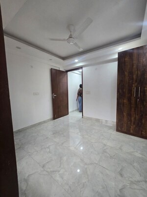 Room in 1 BHK Builder Floor at Saket – for Rent