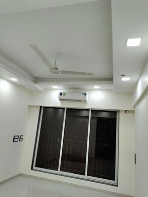 Furnished Amenities in 2 BHK Apartment at Platinum Tower 1, Andheri West – for Rent