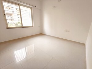 Room in 3 BHK Apartment at Kumar Princetown Royal, Undri – for Rent