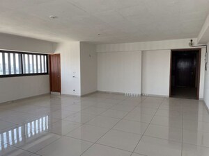 Room in  Office Space at Gota – for Rent
