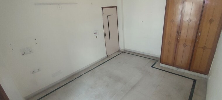 Room, ss-100 3 Bedroom 1500 Sq.Ft. Apartment In Sector 49 Gurgaon 10445536