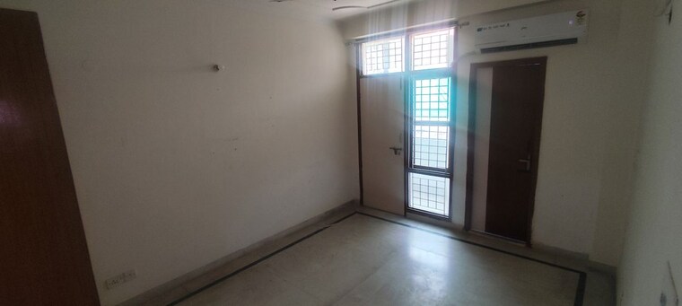 Room, ss-100 3 Bedroom 1500 Sq.Ft. Apartment In Sector 49 Gurgaon 10445536